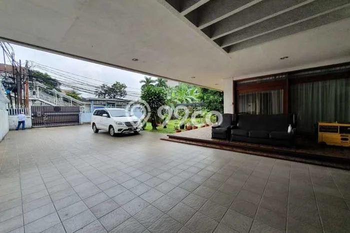 Sewa Rumah Nyaman LT 1000m2 / LB 500m2 di Tomang, Jakarta Barat Sewa Rumah Nyaman LT 1000m2 / LB 500m2 di Tomang, Jakarta Barat