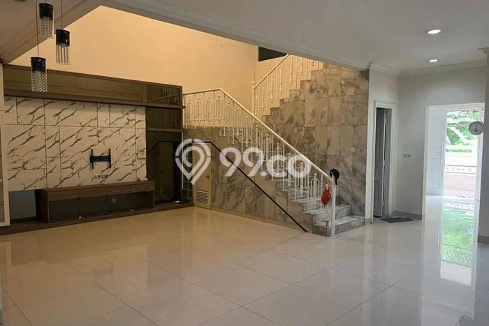 Hunian Mewah Dijual LT 300m2 di Kebon Jeruk, Jakarta Barat Hunian Mewah Dijual LT 300m2 di Kebon Jeruk, Jakarta Barat