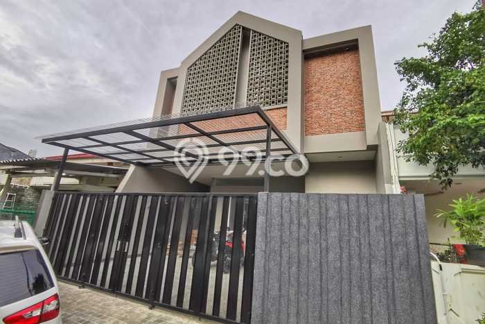 Rumah di Intercon, 4 KT, Akses Universitas, Luas 144m² Bangunan 250m² Rumah di Intercon, 4 KT, Akses Universitas, Luas 144m² Bangunan 250m²