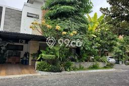 PRIME LOCATION! Rumah Strategis area Depok, LT 220m2m² Bangunan 165m2m² PRIME LOCATION! Rumah Strategis area Depok, LT 220m2m² Bangunan 165m2m²