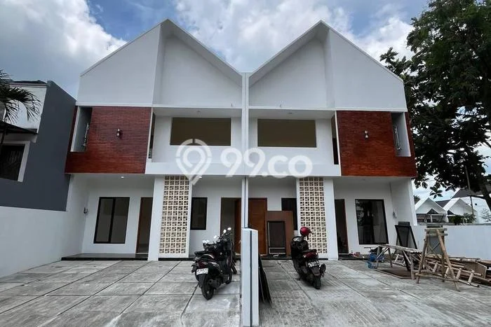 Rumah LT 105m2m² Akses Strategis di Kawasan Elite Depok, Sleman Rumah LT 105m2m² Akses Strategis di Kawasan Elite Depok, Sleman