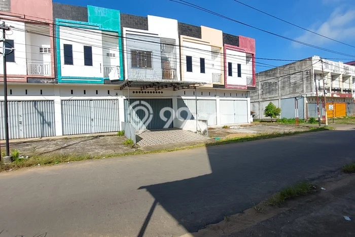 Ruko Dijual di Pontianak Kota LT 100m2, LB 145m2 Solusi Investasi Cerdas Ruko Dijual di Pontianak Kota LT 100m2, LB 145m2 Solusi Investasi Cerdas