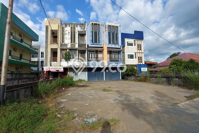 FOR SALE! Ruko di Pontianak Kota Pontianak, LT 128m2, LB 192m2 FOR SALE! Ruko di Pontianak Kota Pontianak, LT 128m2, LB 192m2