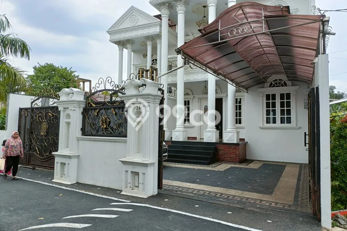Rumah Sewa Jakarta Selatan LT 268m2 LB 680m2 Area Tanjung Barat Rumah Sewa Jakarta Selatan LT 268m2 LB 680m2 Area Tanjung Barat