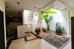 Rumah Elit Modern Tanpa Renovasi di harapan indah Bekasi Rumah Elit Modern Tanpa Renovasi di harapan indah Bekasi