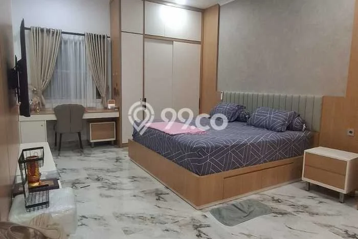 Jual Rumah Mewah Megah Dengan View Eksklusif di Gading Serpong, Tangerang Jual Rumah Mewah Megah Dengan View Eksklusif di Gading Serpong, Tangerang