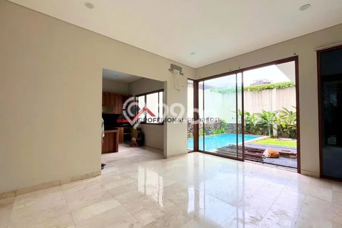 Sewa Rumah Strategis di Pejaten LT 460m2 / LB 500m2 Siap Huni Sewa Rumah Strategis di Pejaten LT 460m2 / LB 500m2 Siap Huni