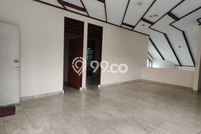Rumah Asri di Pejaten, 4 KM, Lingkungan Tenang, LT 700m² Bangunan 500m² Rumah Asri di Pejaten, 4 KM, Lingkungan Tenang, LT 700m² Bangunan 500m²