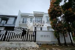 Jual Rumah Mewah Elegan Dengan View Eksklusif di Pondok Indah, Jakarta Selatan Jual Rumah Mewah Elegan Dengan View Eksklusif di Pondok Indah, Jakarta Selatan