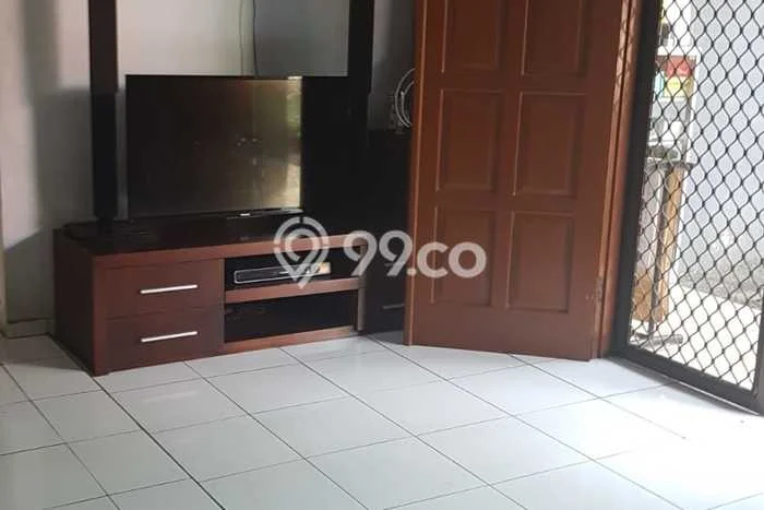 Rumah Elit LB 250m2 Siap Huni Desain Elegan di Meruya, Jakarta Barat Rumah Elit LB 250m2 Siap Huni Desain Elegan di Meruya, Jakarta Barat