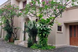Hunian Kondisi Baik Disewakan di Kemang, Jakarta Selatan LT 550m2, LB 450m2 Hunian Kondisi Baik Disewakan di Kemang, Jakarta Selatan LT 550m2, LB 450m2