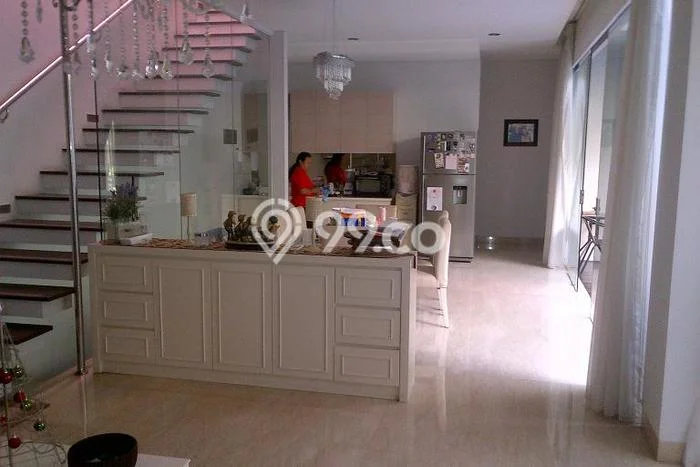 Disewakan! Rumah 3 Kamar Tidur &
3 Kamar Mandi di Pejaten, Jakarta Selatan Disewakan! Rumah 3 Kamar Tidur &
3 Kamar Mandi di Pejaten, Jakarta Selatan