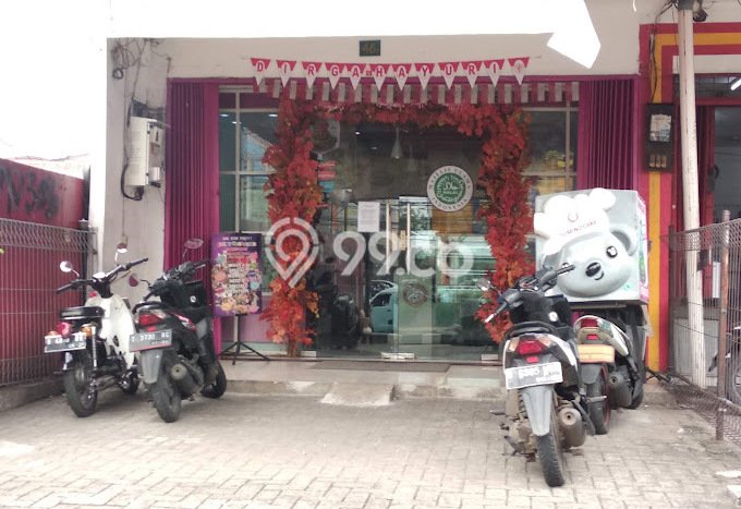 Ruko Dijual Lokasi Emas di Ciputat Luas 312m2 Ruko Dijual Lokasi Emas di Ciputat Luas 312m2