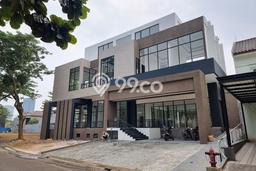 Rumah Asri 5 KT di Sutera Jingga Alam Sutera, Tangerang - Luas Tanah 642m² Rumah Asri 5 KT di Sutera Jingga Alam Sutera, Tangerang - Luas Tanah 642m²