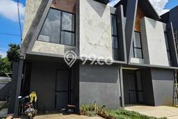 Rumah Luas Asri 3 KT Siap Pakai di BSD Nusaloka Tangerang Rumah Luas Asri 3 KT Siap Pakai di BSD Nusaloka Tangerang