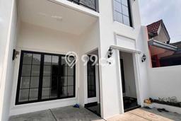 Rumah Modern 3 KT di BSD Griya Loka Tangerang Semi Furnished Rumah Modern 3 KT di BSD Griya Loka Tangerang Semi Furnished