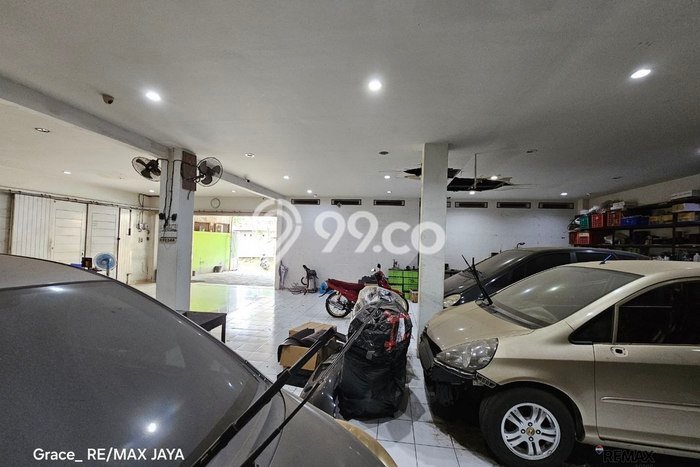 Unit Ruko Dijual di Denpasar Barat Denpasar Luas Tanah 240m2, Luas Bangunan 542m2 Unit Ruko Dijual di Denpasar Barat Denpasar Luas Tanah 240m2, Luas Bangunan 542m2