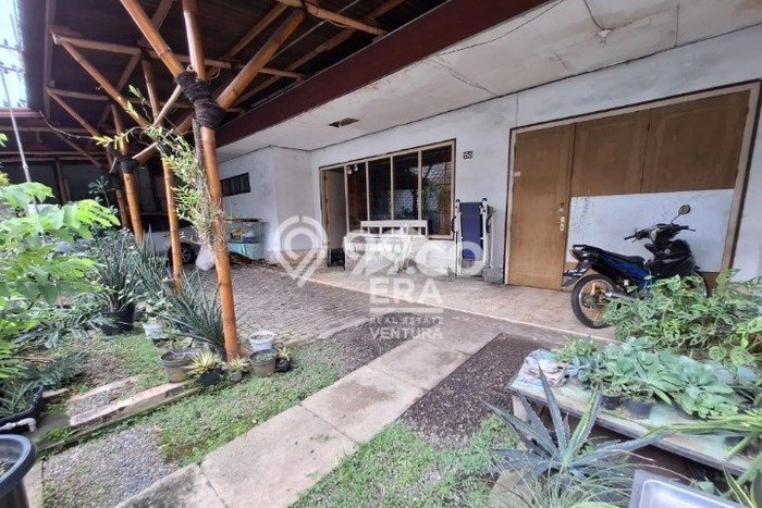 Hunian Elit LB 400m2 Siap Pakai Desain Elegan di Malang Kota, Malang Hunian Elit LB 400m2 Siap Pakai Desain Elegan di Malang Kota, Malang