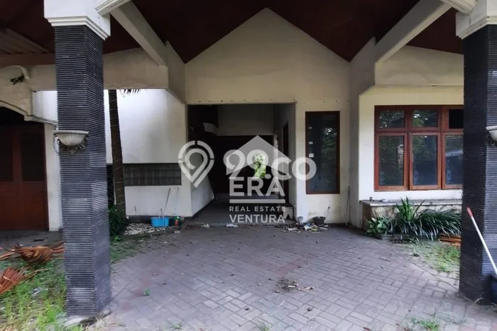 Rumah Elit LB 925m2 Siap Huni Desain Elegan di Rampal Celaket, Malang Rumah Elit LB 925m2 Siap Huni Desain Elegan di Rampal Celaket, Malang