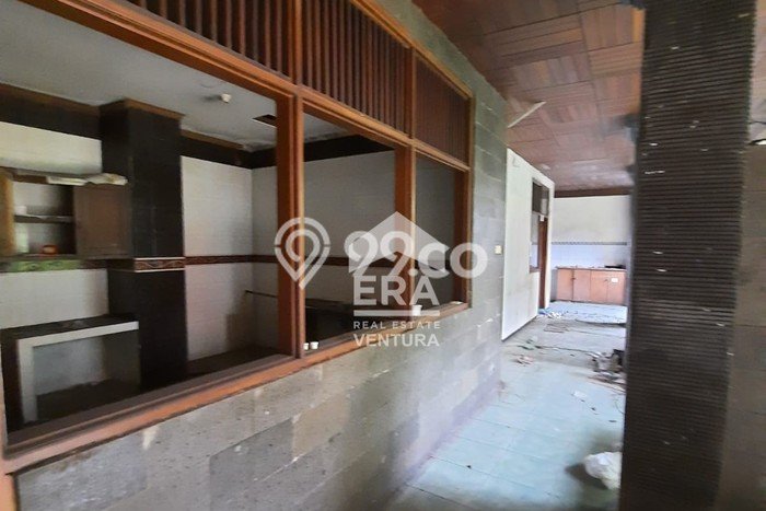 Rumah Elit LB 925m2 Siap Huni Desain Elegan di Rampal Celaket, Malang Rumah Elit LB 925m2 Siap Huni Desain Elegan di Rampal Celaket, Malang