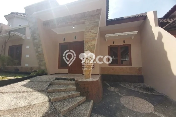 Rumah Disewakan Malang LT 165m2 LB 120m2 Kawasan Tidar Rumah Disewakan Malang LT 165m2 LB 120m2 Kawasan Tidar