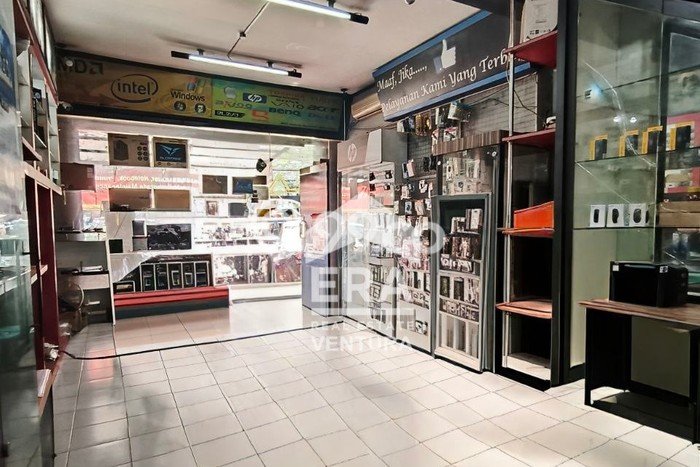 AREA TERSIBUK! Ruko Kawasan Soekarno Hatta, Luas 90m2m², Nilai Tinggi AREA TERSIBUK! Ruko Kawasan Soekarno Hatta, Luas 90m2m², Nilai Tinggi