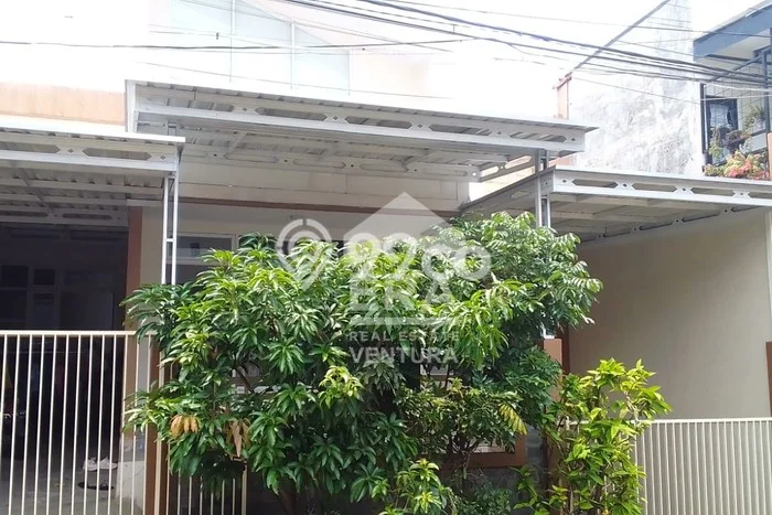 Rumah Nyaman area Kedungkandang, Malang, LT 141m2m² Bangunan 90m2m² Rumah Nyaman area Kedungkandang, Malang, LT 141m2m² Bangunan 90m2m²