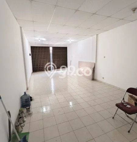 Ruko Dijual di Jakarta Barat LT 67m2 & LB 200m2 Lokasi Terbaik! Ruko Dijual di Jakarta Barat LT 67m2 & LB 200m2 Lokasi Terbaik!