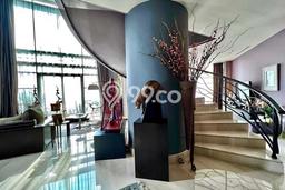 Hunian Apartemen High-Class untuk Dijual di Jakarta Selatan dengan 4 BR & 4 Kamar Mandi Hunian Apartemen High-Class untuk Dijual di Jakarta Selatan dengan 4 BR & 4 Kamar Mandi