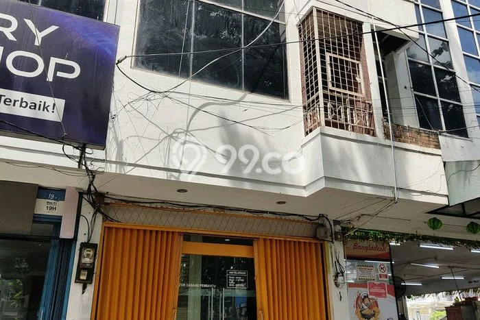 Ruko untuk Disewa di Pusat Jakarta Barat Luas Bangunan 405m2 Ruko untuk Disewa di Pusat Jakarta Barat Luas Bangunan 405m2