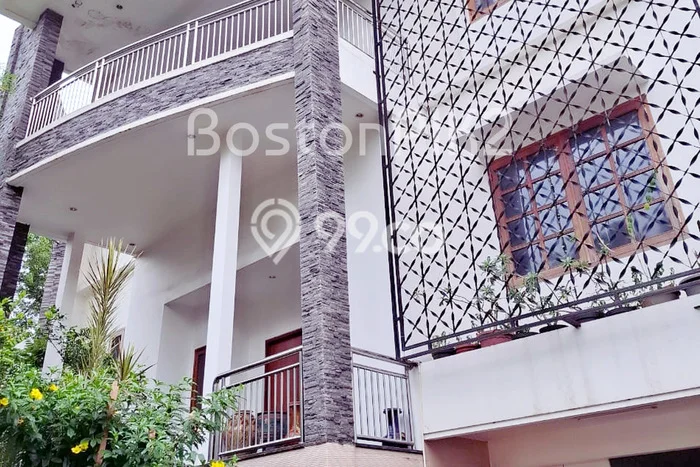 Dijual Rumah Luas Megah Dengan View Cantik di Intercon, Jakarta Barat Dijual Rumah Luas Megah Dengan View Cantik di Intercon, Jakarta Barat