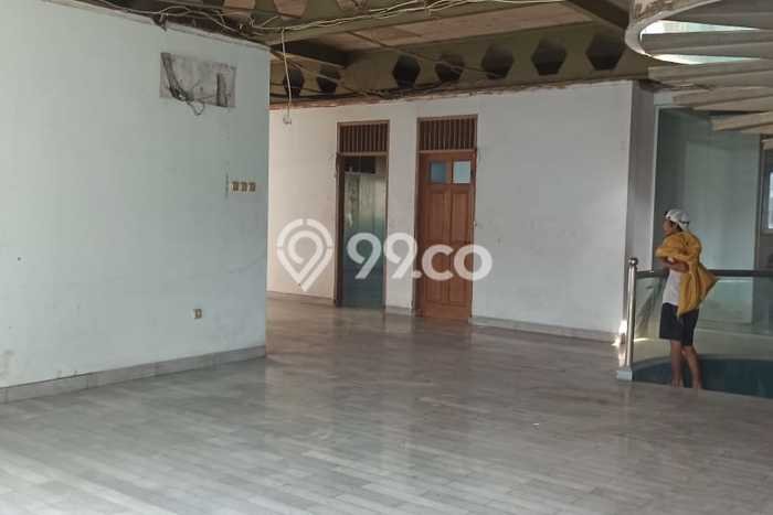 AREA KOMERSIAL! Kantor di Gambir, Luas 523m2m², Akses Utama AREA KOMERSIAL! Kantor di Gambir, Luas 523m2m², Akses Utama