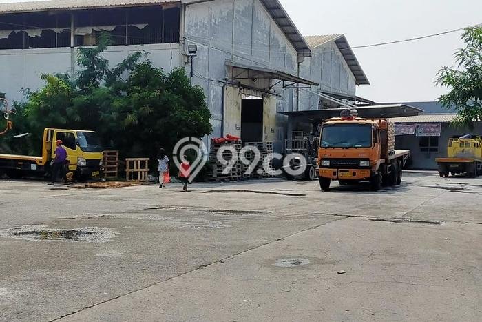 Unit Gudang Dijual di Jakarta Utara LT 5582m2 & LB 1792m2 Unit Gudang Dijual di Jakarta Utara LT 5582m2 & LB 1792m2