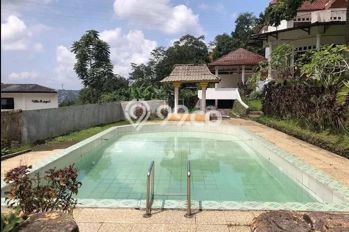 Lokasi Ideal! Vila di Cisarua, Dimensi 1800m2m², Lingkungan Asri dan tenang Lokasi Ideal! Vila di Cisarua, Dimensi 1800m2m², Lingkungan Asri dan tenang