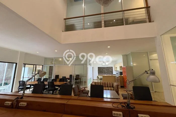 Ready to Use! Luxury House LT 560m2 Desain Modern di Kedoya Baru Ready to Use! Luxury House LT 560m2 Desain Modern di Kedoya Baru