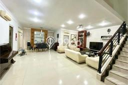 Ready to Use! Luxury House LT 200m2 Desain Modern di Daan Mogot Ready to Use! Luxury House LT 200m2 Desain Modern di Daan Mogot