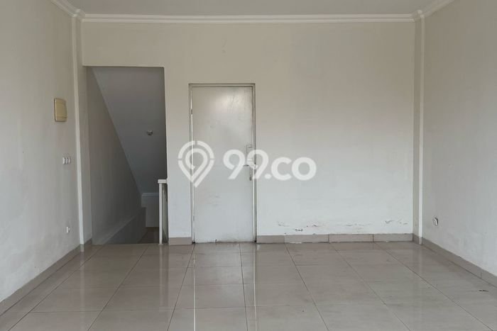 Ruko Dijual di Jakarta Barat LT 68m2 & LB 290m2 Lokasi Terbaik! Ruko Dijual di Jakarta Barat LT 68m2 & LB 290m2 Lokasi Terbaik!