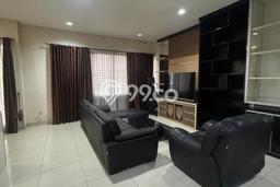 Rumah Elit Modern Tanpa Renovasi di Pantai Indah Kapuk Jakarta Utara Rumah Elit Modern Tanpa Renovasi di Pantai Indah Kapuk Jakarta Utara