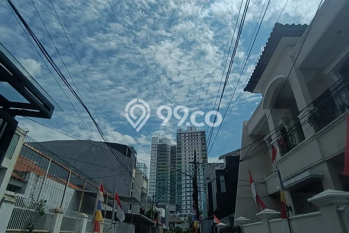 Disewakan Rumah Murah di Tomang Jakarta Barat dengan 4 Kamar Tidur Disewakan Rumah Murah di Tomang Jakarta Barat dengan 4 Kamar Tidur