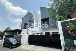 Rumah Elit Modern Tanpa Renovasi di Kemanggisan Jakarta Barat Rumah Elit Modern Tanpa Renovasi di Kemanggisan Jakarta Barat