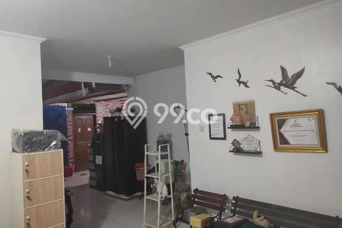 Rumah Mewah LB 190m2 Siap Pakai Desain Elegan di Kemanggisan, Jakarta Barat Rumah Mewah LB 190m2 Siap Pakai Desain Elegan di Kemanggisan, Jakarta Barat