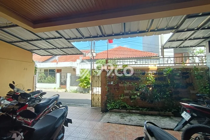 Disewakan Rumah Murah di Tomang Jakarta Barat dengan 4 Kamar Tidur Disewakan Rumah Murah di Tomang Jakarta Barat dengan 4 Kamar Tidur