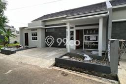 Jual Rumah Strategis Bagus Punya 4 KT di Arcamanik Bandung SHM Jual Rumah Strategis Bagus Punya 4 KT di Arcamanik Bandung SHM