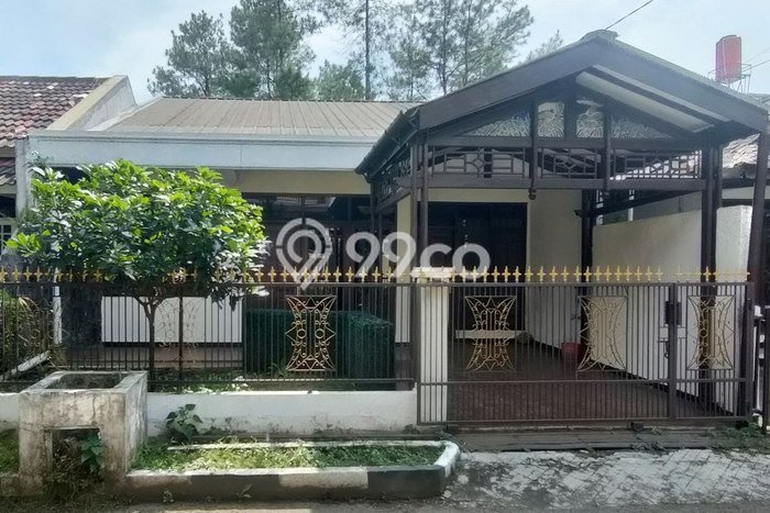 For Sale Rumah 6 Kamar Lokasi Ideal Bagus dan Strategis di Antapani For Sale Rumah 6 Kamar Lokasi Ideal Bagus dan Strategis di Antapani