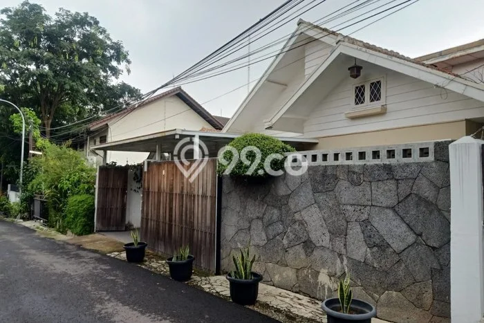 Rumah Mewah LB 150m2 Siap Huni Desain Elegan di Cipaganti, Bandung Rumah Mewah LB 150m2 Siap Huni Desain Elegan di Cipaganti, Bandung