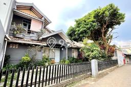 Hunian Elit LB 250m2 Siap Huni Desain Elegan di Dago, Bandung Hunian Elit LB 250m2 Siap Huni Desain Elegan di Dago, Bandung