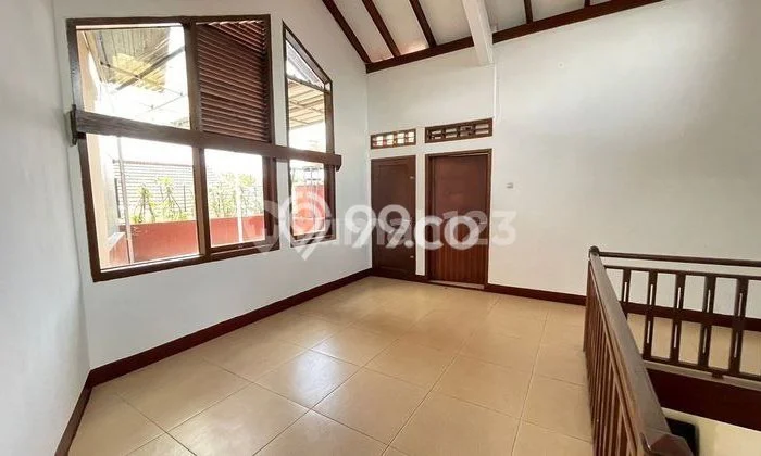 Rumah Mewah LB 350m2 Siap Huni Desain Elegan di Cijagra, Bandung Rumah Mewah LB 350m2 Siap Huni Desain Elegan di Cijagra, Bandung