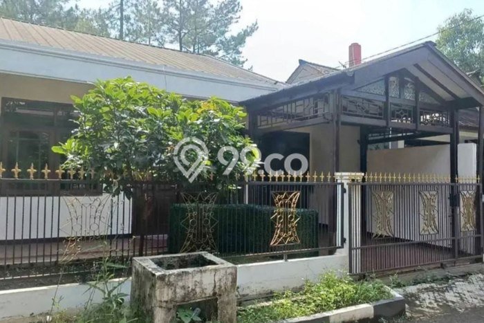 For Sale Rumah 6 Kamar Lokasi Ideal Bagus dan Strategis di Antapani For Sale Rumah 6 Kamar Lokasi Ideal Bagus dan Strategis di Antapani