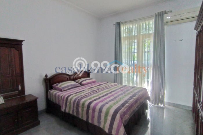 Rumah sewa siap pakai 4 Kamar Tidur di Kuningan, Jakarta Selatan Rumah sewa siap pakai 4 Kamar Tidur di Kuningan, Jakarta Selatan