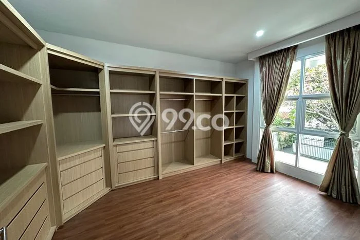 Jarang Ada! Rumah Sewa 5 Kamar Nyaman Siap Huni Kuningan Jarang Ada! Rumah Sewa 5 Kamar Nyaman Siap Huni Kuningan